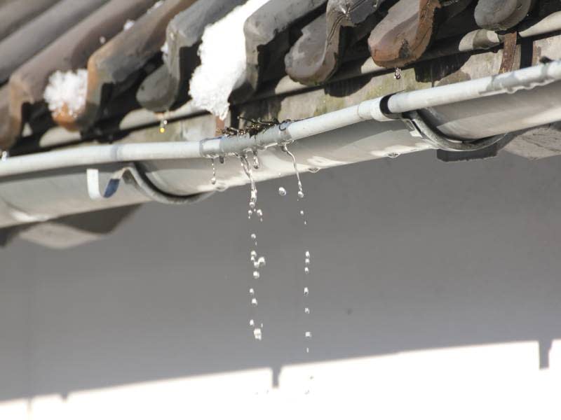 leaking gutters leaking gutters