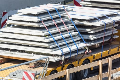 Truck,Loading,Safety,,Overcharging.,Correct,Mounting,Of,The,Transport,Object. Load safety